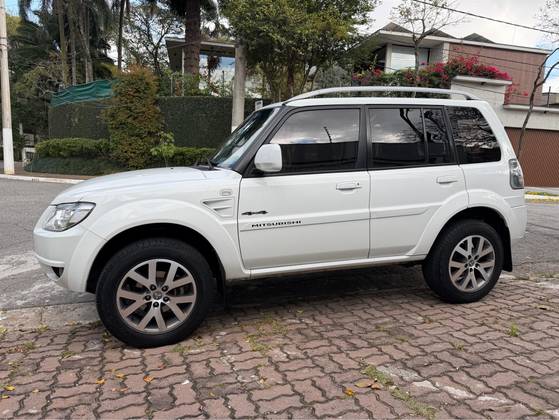 MITSUBISHI PAJERO TR4 2.0 4X4 16V 140CV FLEX 4P AUTOMÁTICO MITSUBISHI PAJERO TR4 2.0 4X4 16V 140CV FLEX 4P AUTOMÁTICO